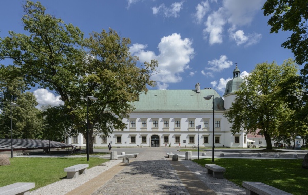 Przestrzeń kawiarniana w Zamku Ujazdowskim do wynajęcia