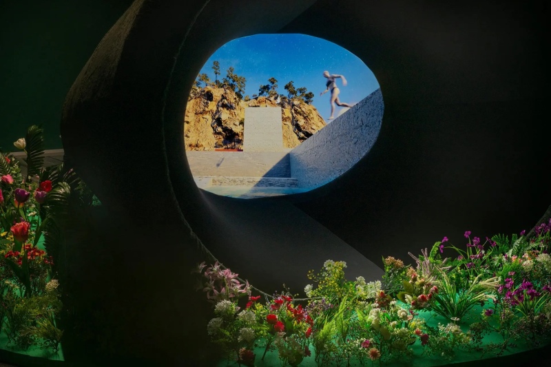 I Watched the Sinusoidal Motion of Blue Electronic Waves until I&nbsp;Sensed Their Smell